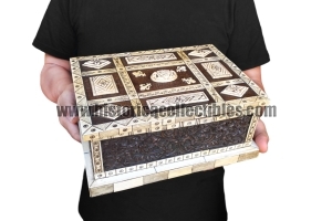 Cofanetto in legno ed osso completamente inciso e scolpito, Toscana, prima metà del XVI secolo