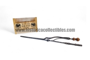 Pettine in Avorio e Calamistro in ferro forgiato (arricciacapelli) appartenuti a Nobile Dama, circa 1605